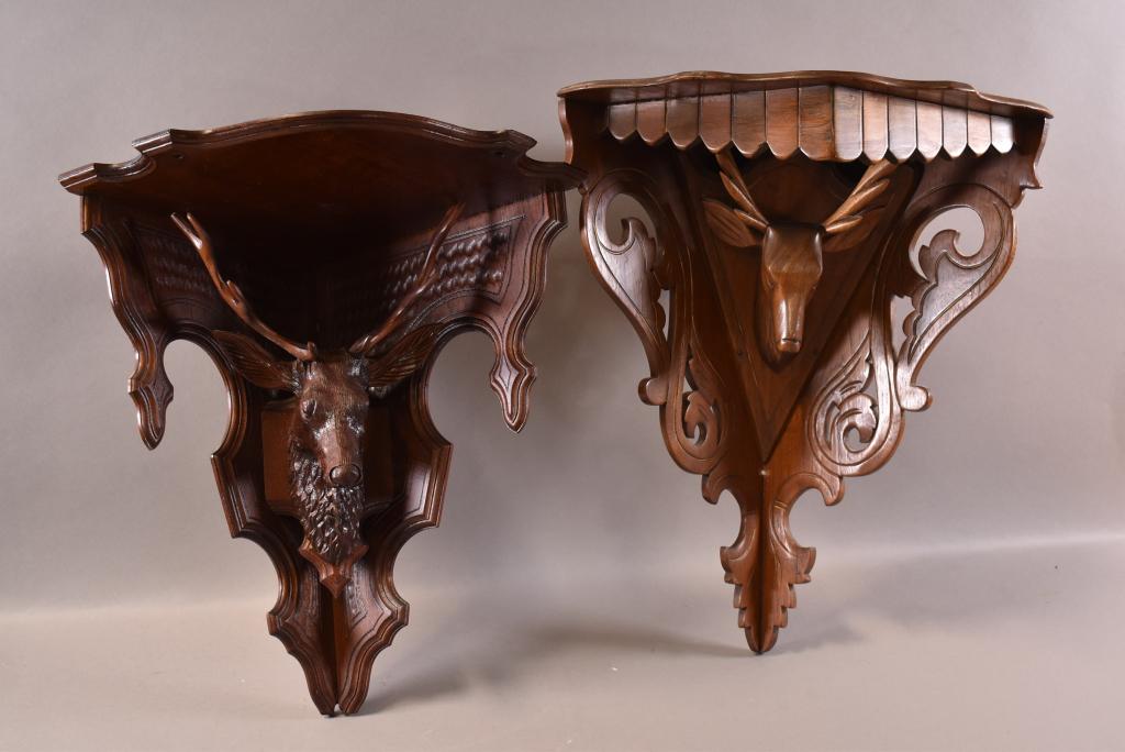 2 VICTORIAN DEER CARVED CORNER SHELVES (1 of 3)