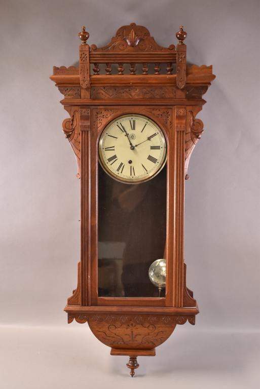 VICTORIAN EASTLAKE WATERBURY QUEBEC WALL CLOCK (1 of 8)