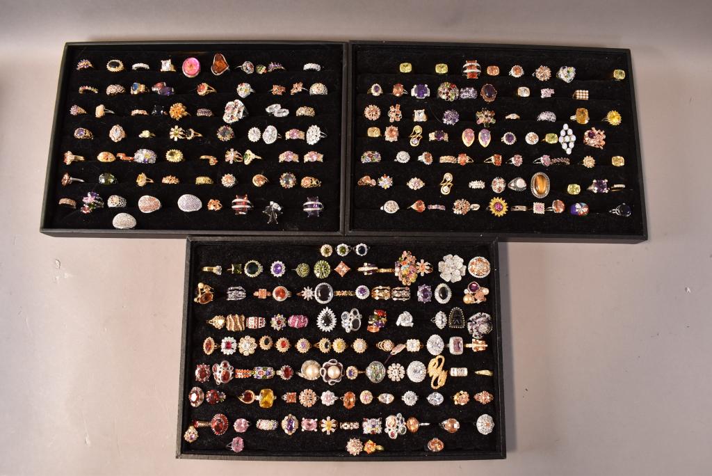 LARGE LOT OF COSTUME JEWELRY RINGS (1 of 4)