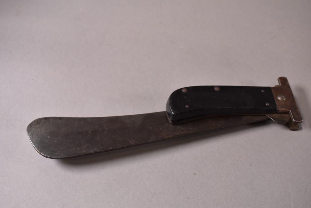 WWII FOLDING MACHETE / BOLO KNIFE (1 of 4)
