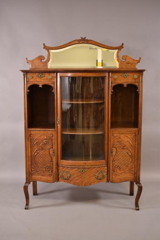 1900'S CARVED AM. OAK CHINA BUFFET (1 of 9)