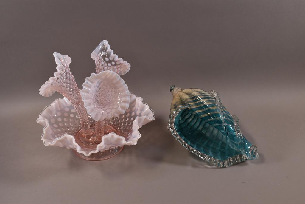 FENTON EPERGNE AND ART GLASS CONCH SHELL (1 of 5)