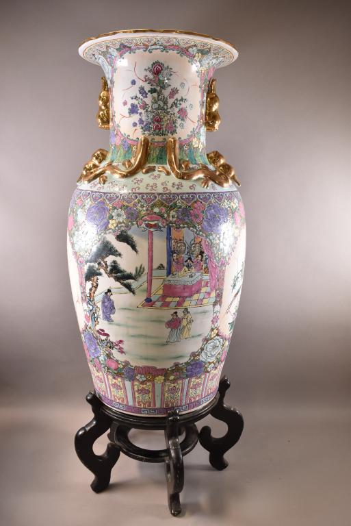 LARGE CHINESE PORCELAIN FLOOR VASE ON STAND (1 of 3)