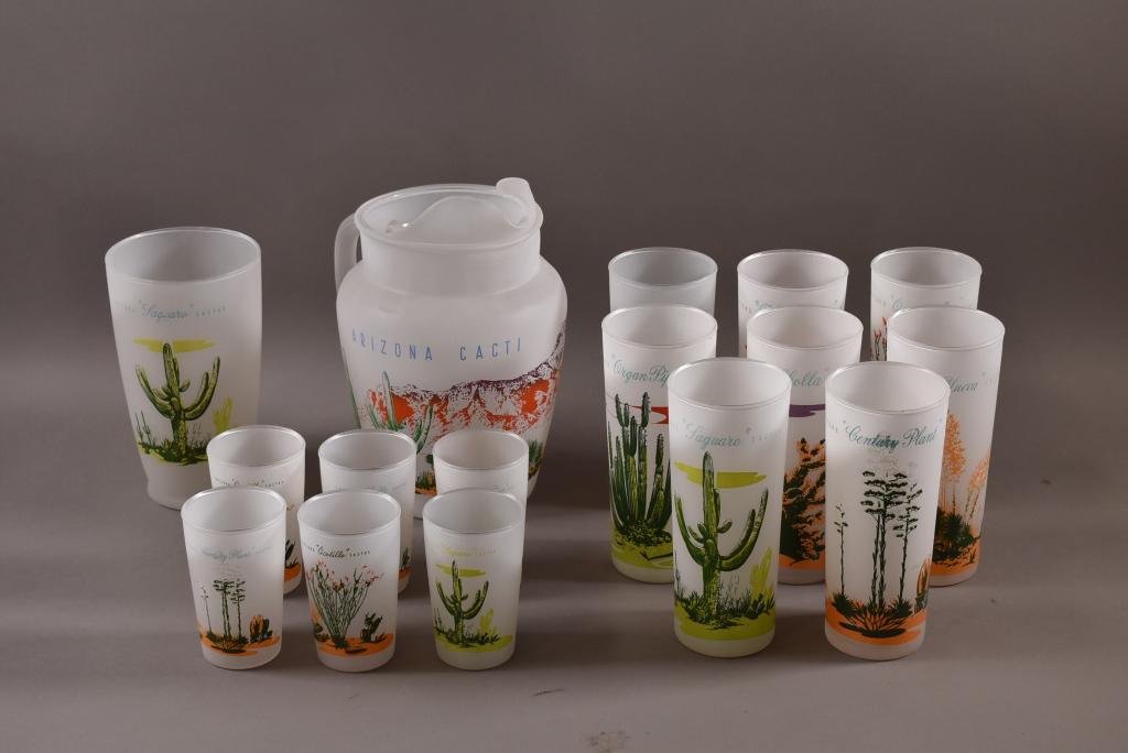 VINTAGE BLAKELY GAS ARIZONA CACTI DRINK SET (1 of 4)