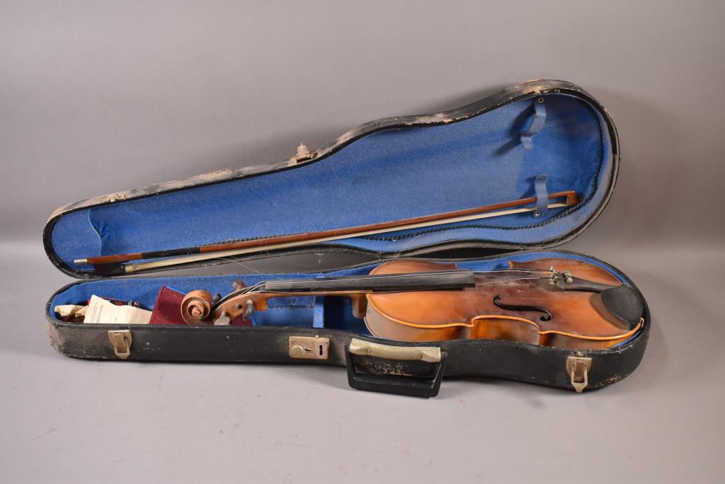 KISO SUZUKI VIOLIN IN CASE (1 of 8)