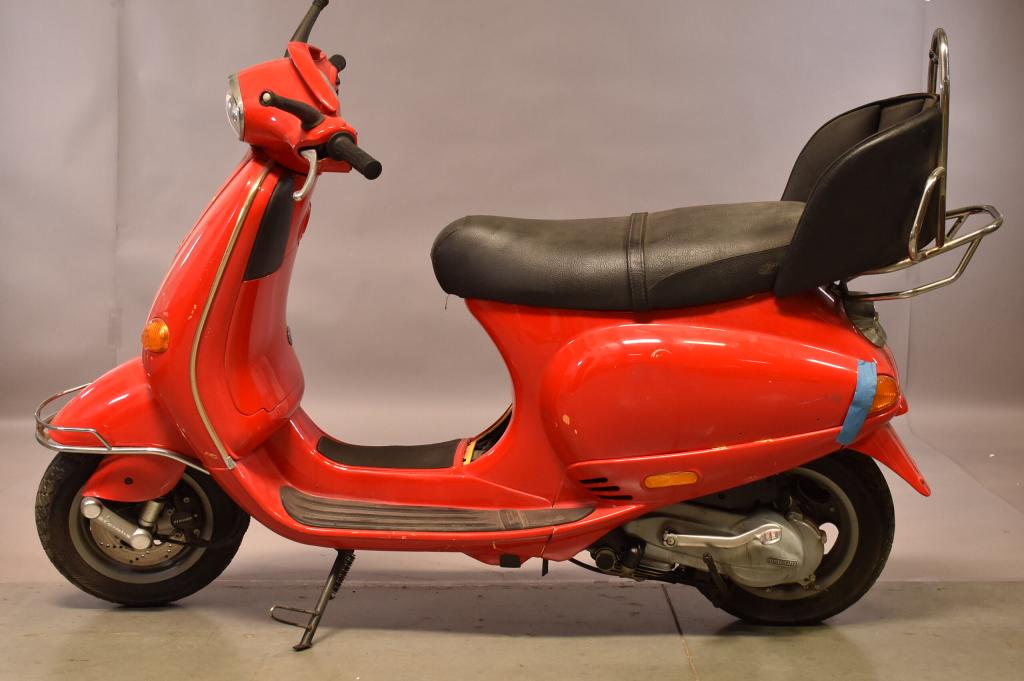 VESPA ET4 125 PARTS SCOOTER (1 of 7)