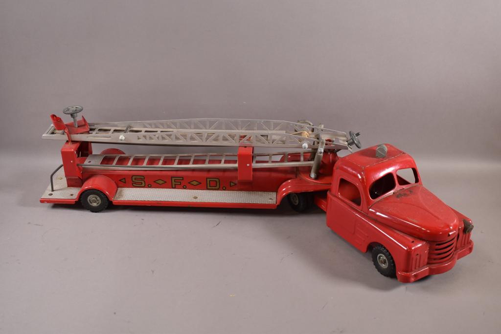 STRUCTO HOOK & LADDER FIRE TRUCK (1 of 2)