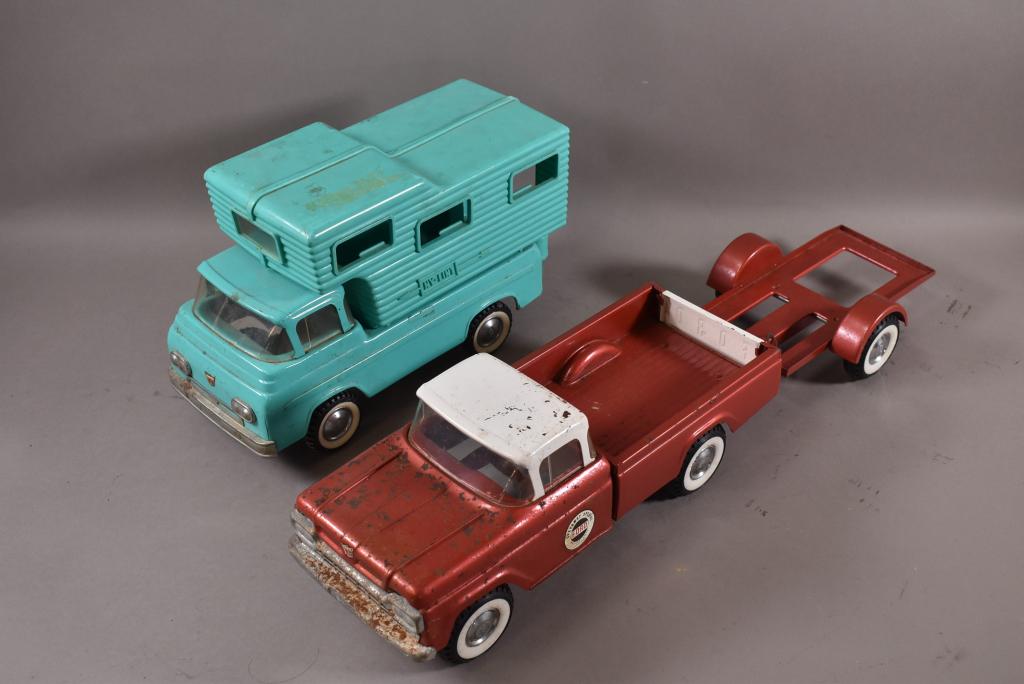 2 NYLINT TOY TRUCKS (1 of 4)