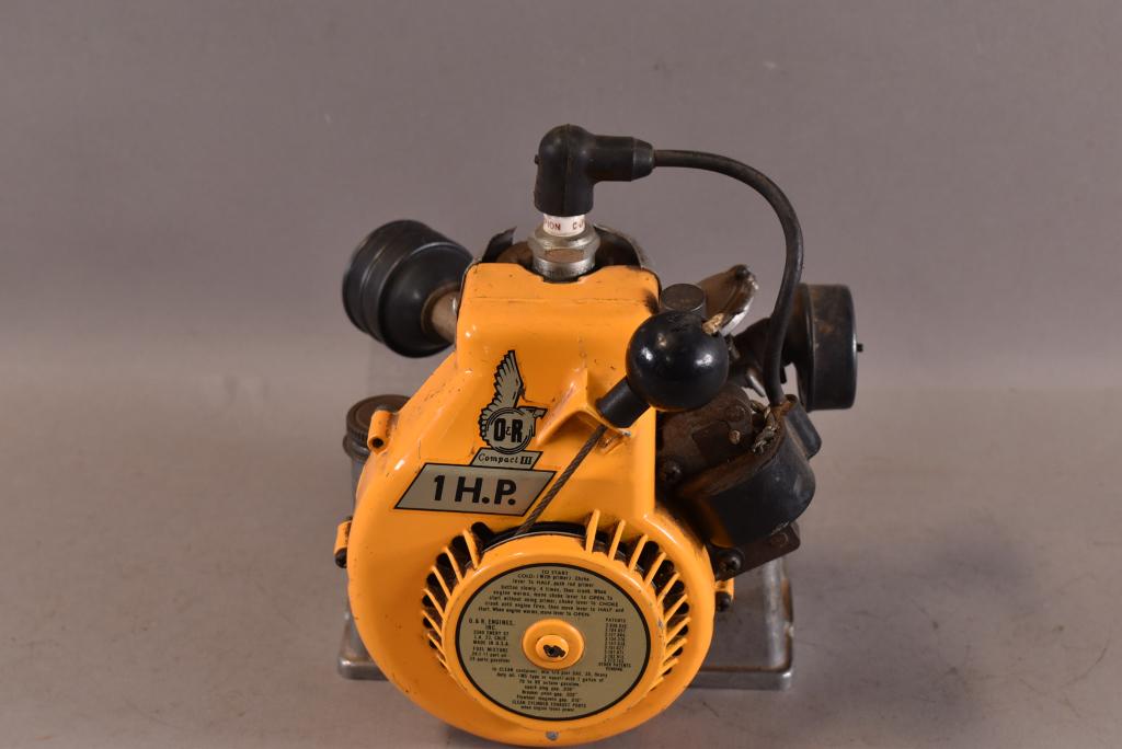 SALESMAN SAMPLE 1 H.P. ENGINE (1 of 5)