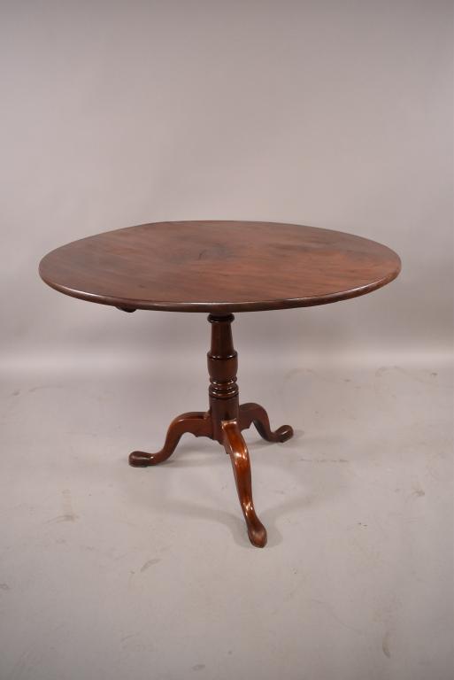 EARLY 1800'S AMERICAN TILT TOP TABLE (1 of 5)