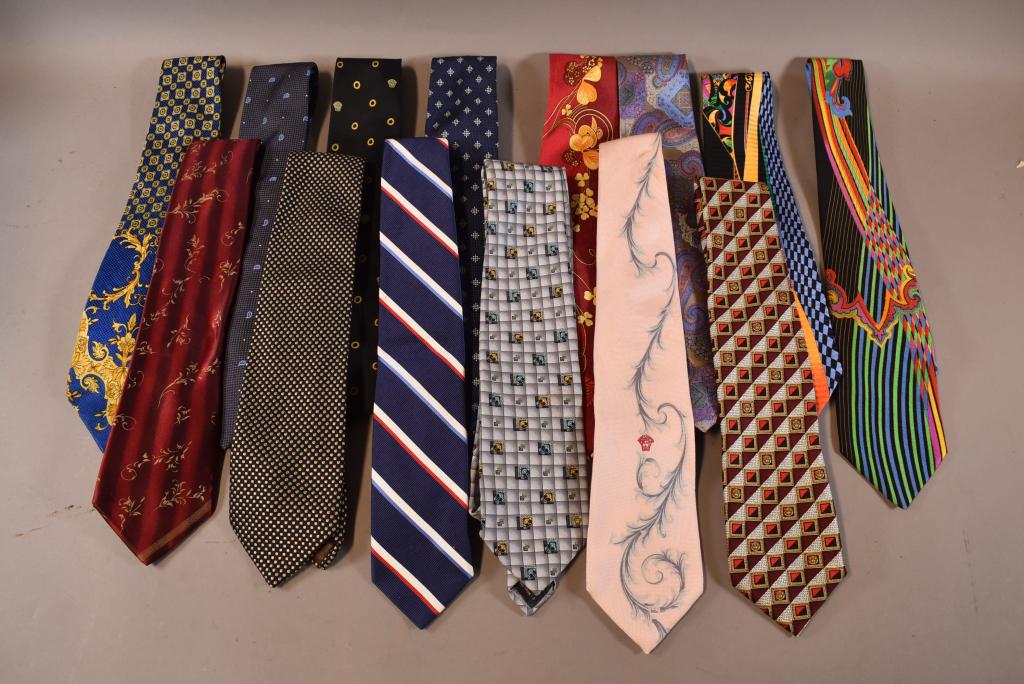 LOT OF VINTAGE DESIGNER NECK TIES (1 of 2)
