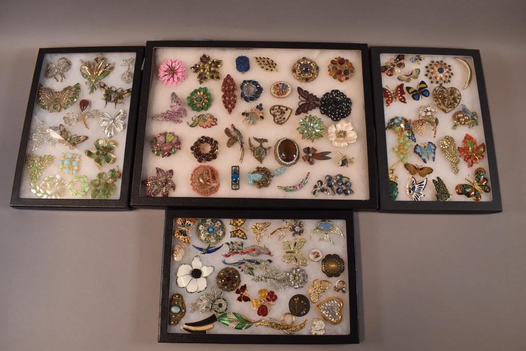 APPROX 90 PIECES OF COSTUME JEWELRY (1 of 5)