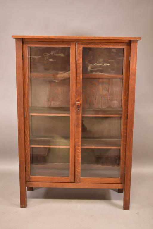 ARTS AND CRAFTS OAK 2 DOOR CHINA CABINET (1 of 5)