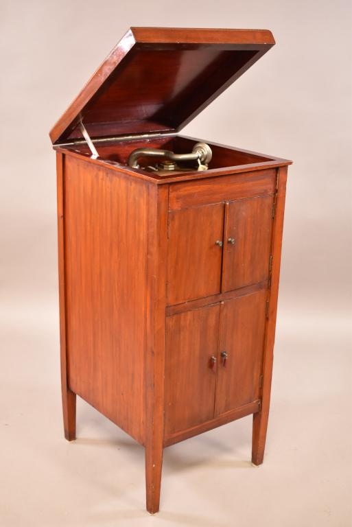 1900'S MAHOGANY FLOOR MODEL VICTROLA (1 of 4)