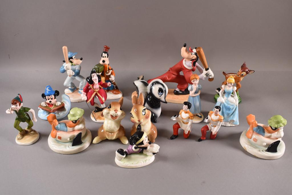 17 PIECES OF DISNEY THEMED FIGURINES (1 of 5)