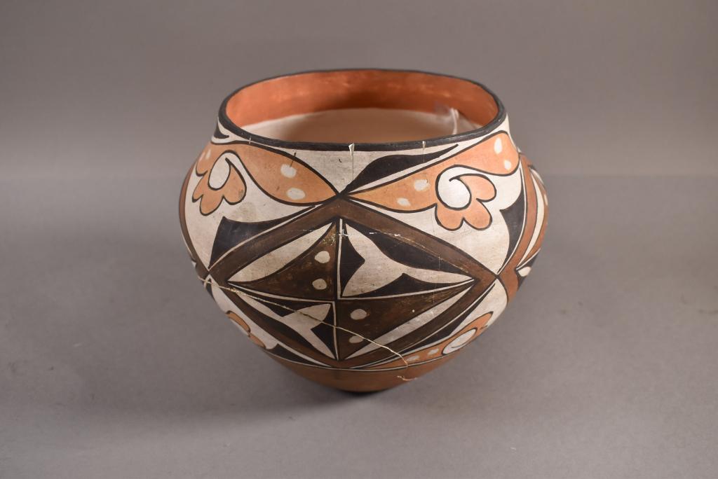 ACOMA POT (1 of 7)