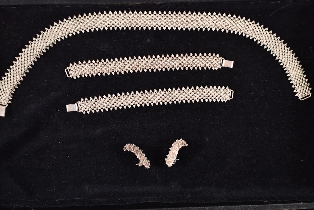 4 PIECE STERLING JEWELRY SET (1 of 3)