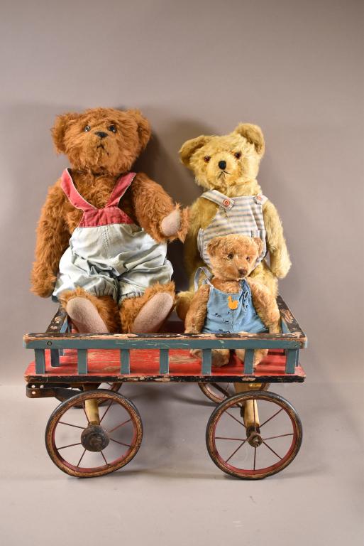3 VINTAGE JOINTED TEDDY BEARS WITH WAGON (1 of 6)