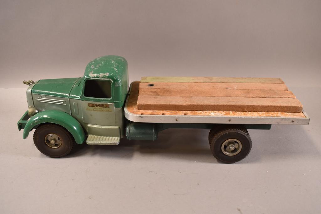 SMITH MILLER L MACK MATERIALS TRUCK (1 of 4)