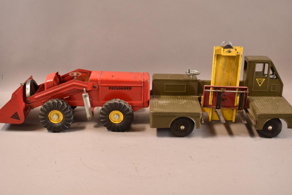 NYLINT MISSILE CARRIER & PAYLOADER (1 of 4)