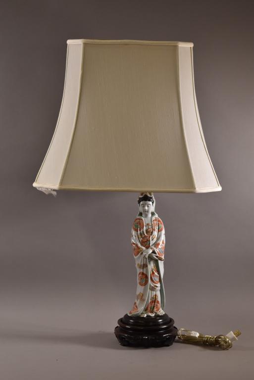 CHINESE PORCELAIN FIGURAL LAMP (1 of 4)