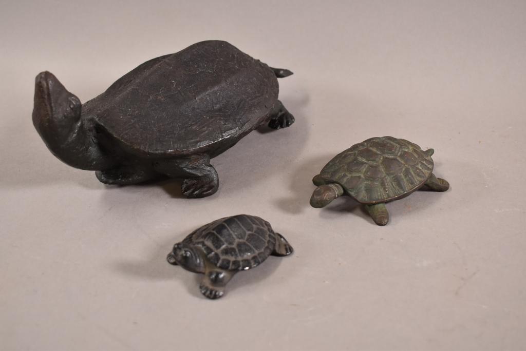 3 CAST IRON TURTLE FIGURES (1 of 5)