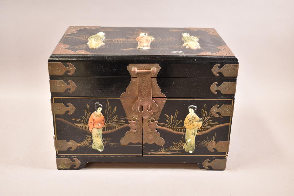 CHINESE JEWELRY BOX (1 of 5)