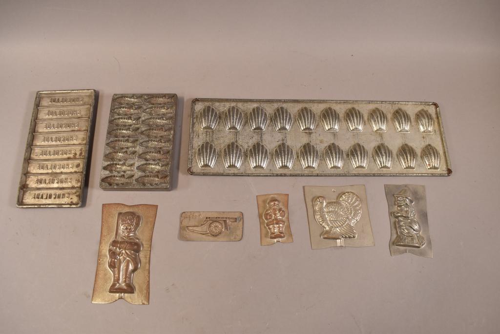 7 FLAT CHOCOLATE MOLDS (1 of 9)