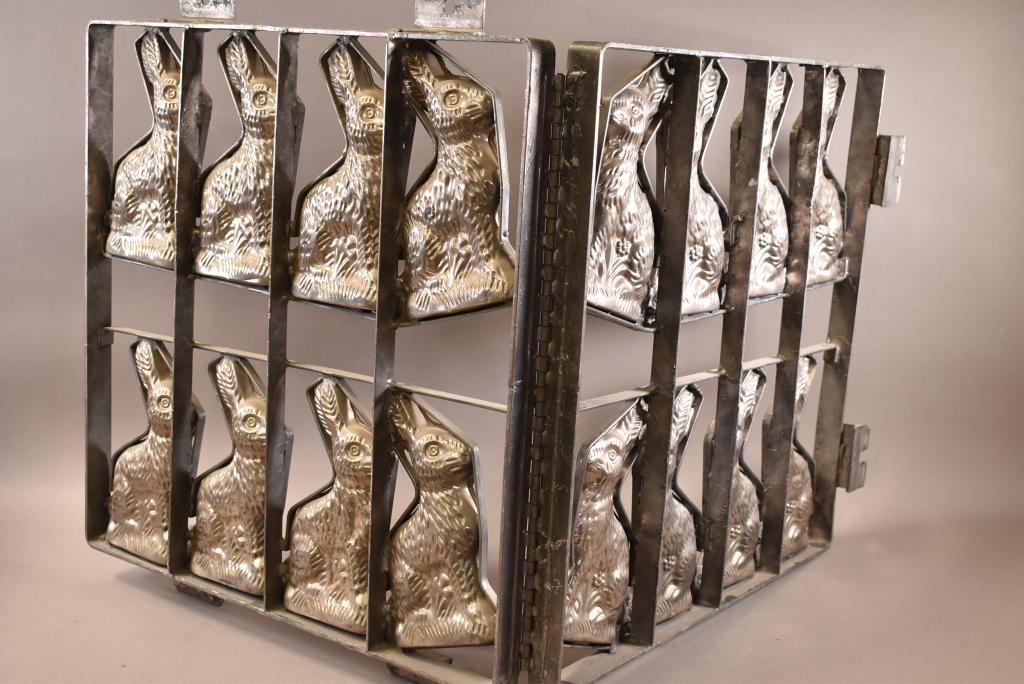 LARGE HINGED RABBIT CHOCOLATE MOLD (1 of 4)
