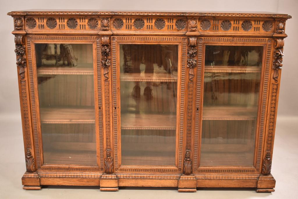 1900'S HIGHLY CARVED 3 DOOR BOOKCASE (1 of 5)