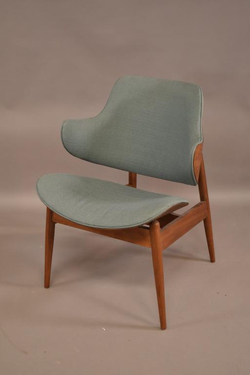 MID CENTURY KODAWOOD CLAM SHELL LOUNGE CHAIR (1 of 5)
