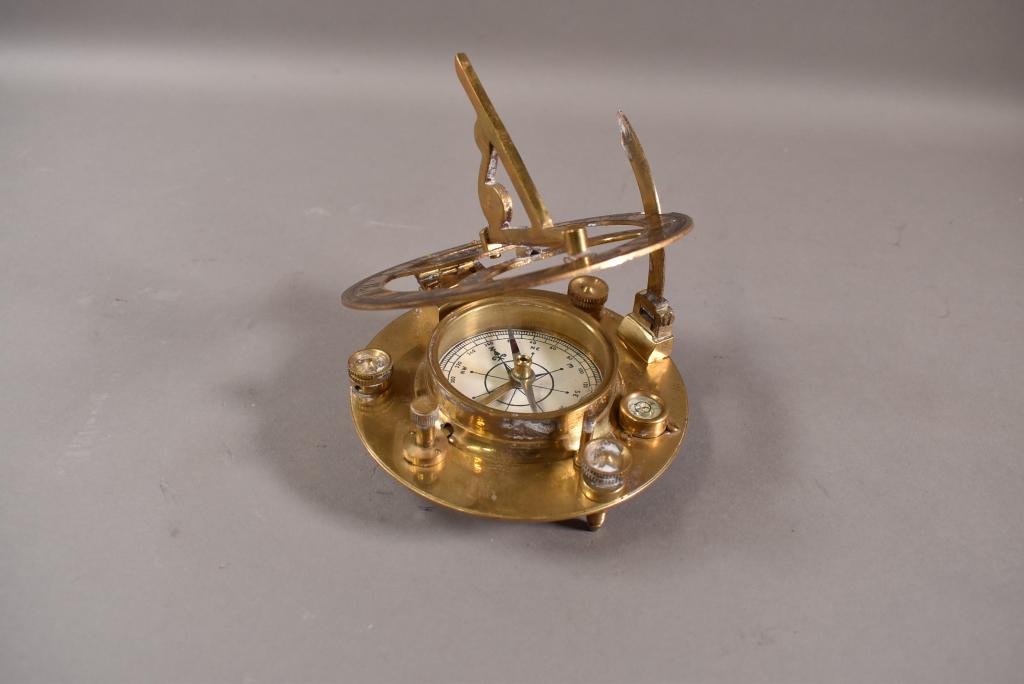 BRASS SUNDIAL COMPASS (1 of 4)