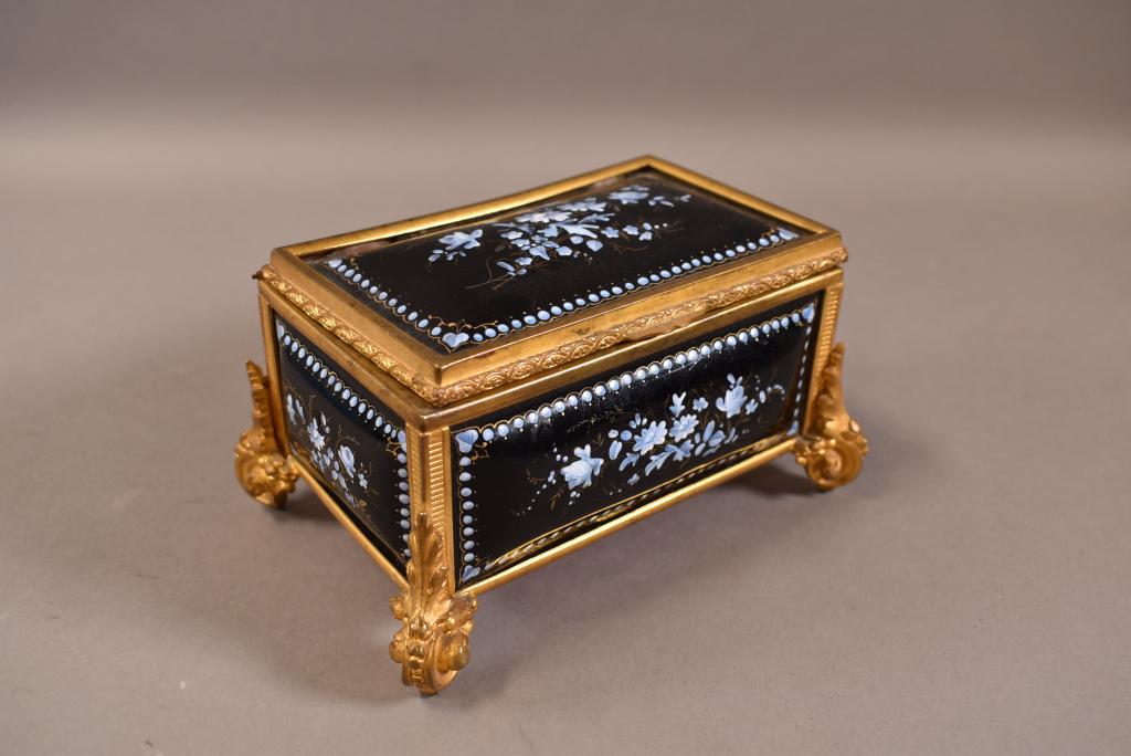 FRENCH LIMOGE ENAMELED BOX (1 of 6)