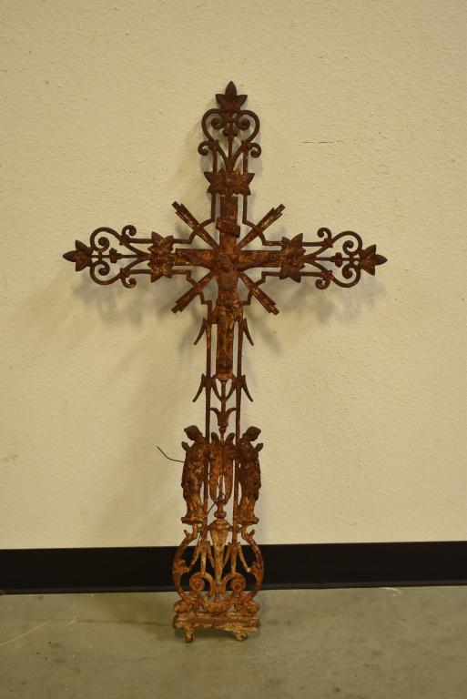 19TH C. CAST IRON FRENCH CRUCIFIX GRAVE MARKER: AS IS, RUSTED. DECORATIVE GARDEN. 23" W x 42" H. THIS ITEM EXCEEDS SIZE LIMITATIONS FOR IN HOUSE SHIPPING.