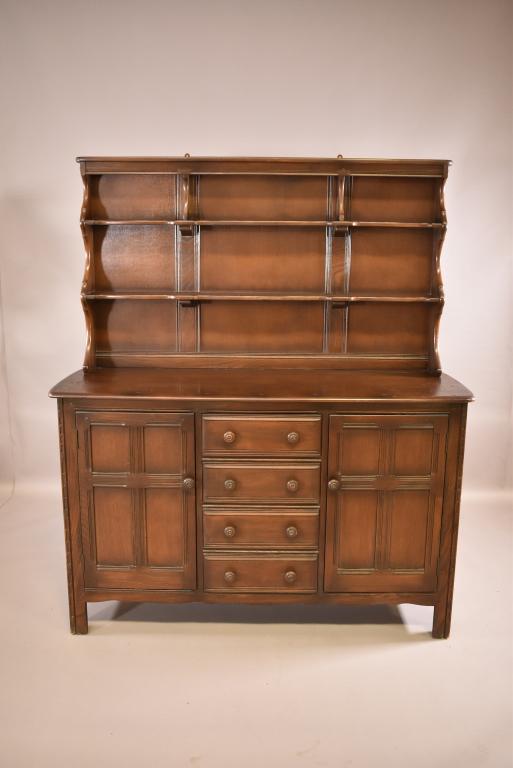 ENGLISH OAK WELSH STYLE CUPBOARD (1 of 4)