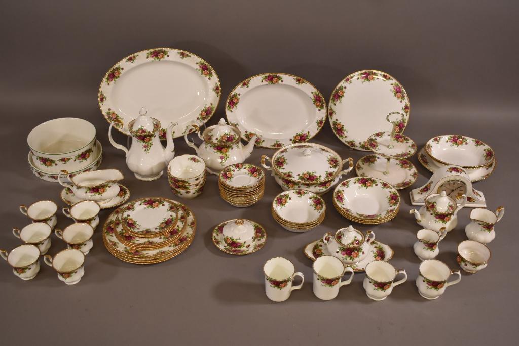 65 PCS. ROYAL ALBERT OLD COUNTRY ROSES CHINA SET (1 of 8)