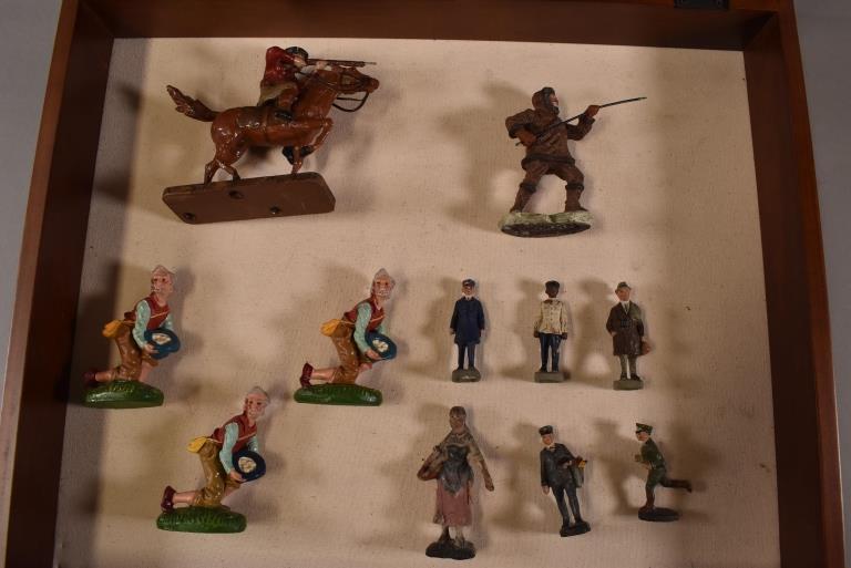 COLLECTION OF 11 CHIALU & ELASTOLIN FIGURES (1 of 5)