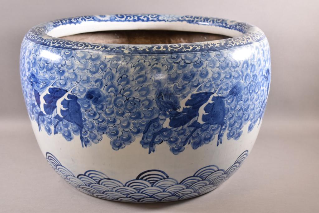 LARGE CHINESE BLUE & WHITE PORCELAIN PLANTER (1 of 3)