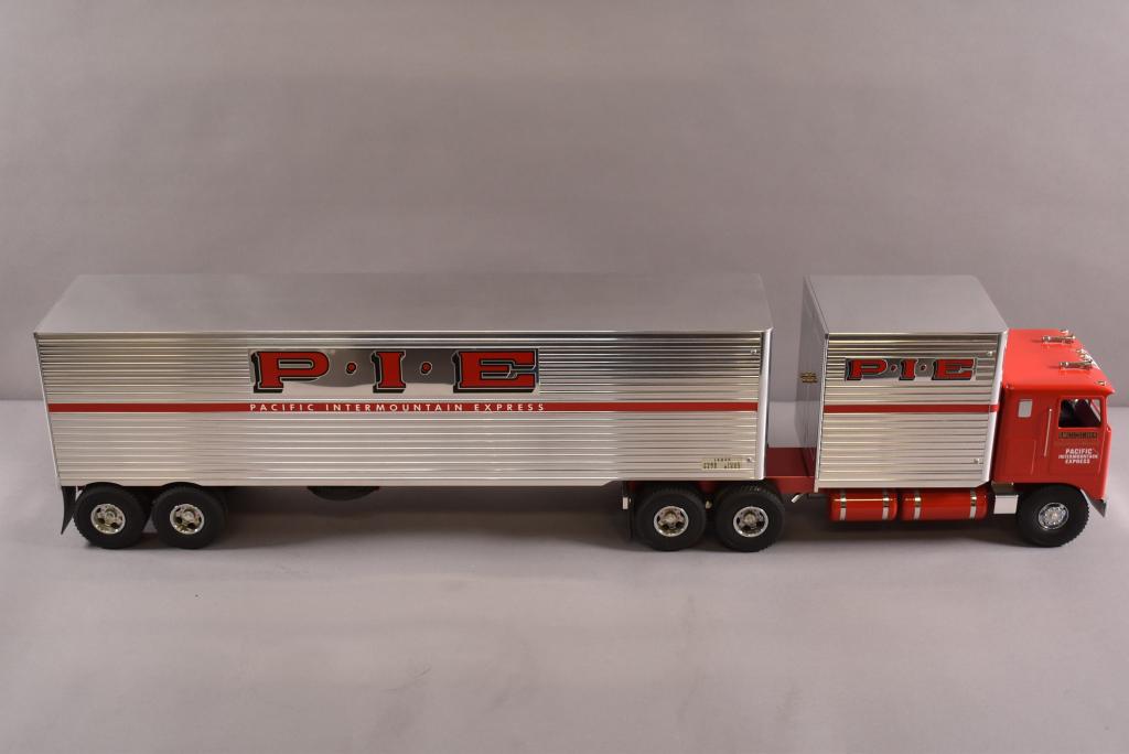 FRED THOMPSON SMITH MILLER KENWORTH P.I.E TRUCK (1 of 6)