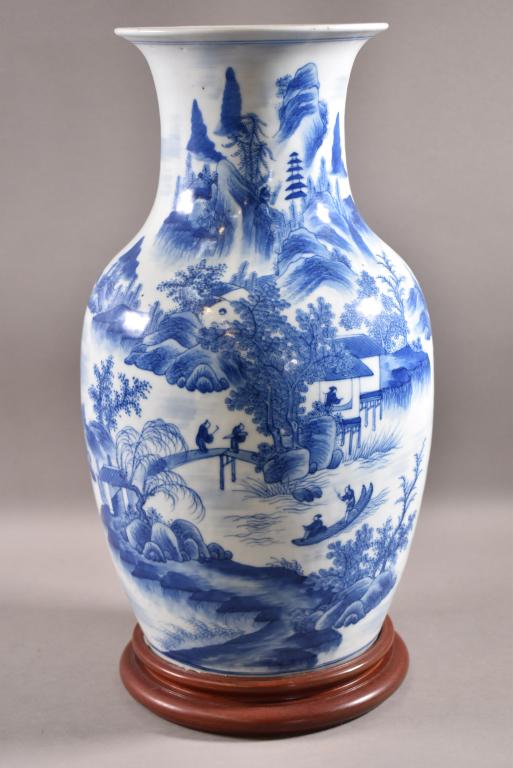 CHINESE BLUE & WHITE T'UNG CHIH PORCELAIN VASE (1 of 6)