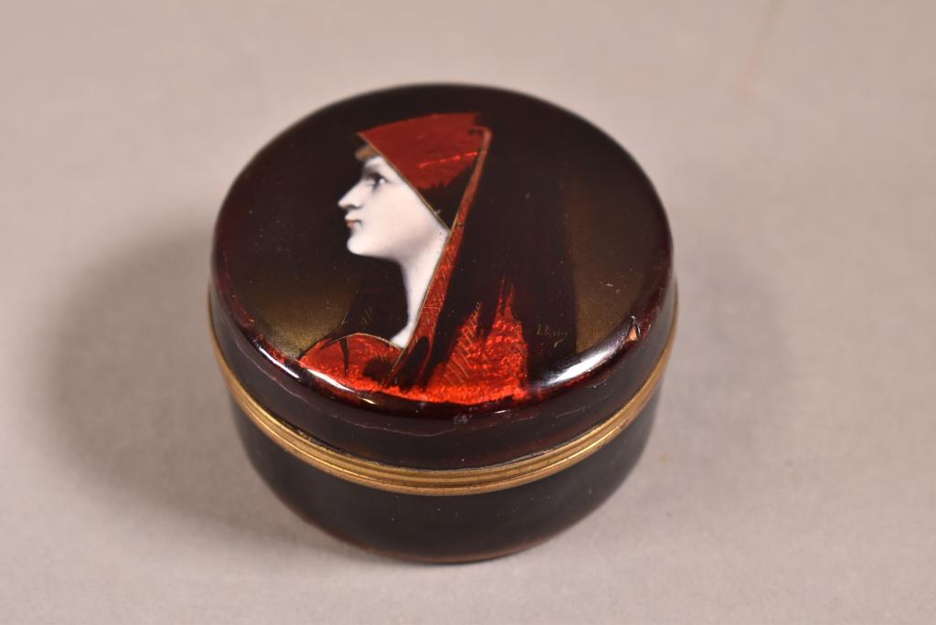 SMALL HAND PAINTED ENAMELED BOX (1 of 4)