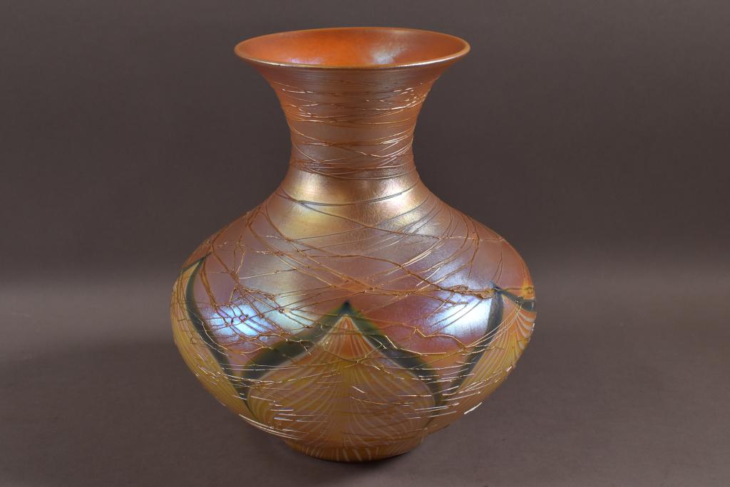 SIGNED DURAND ART GLASS VASE (1 of 3)