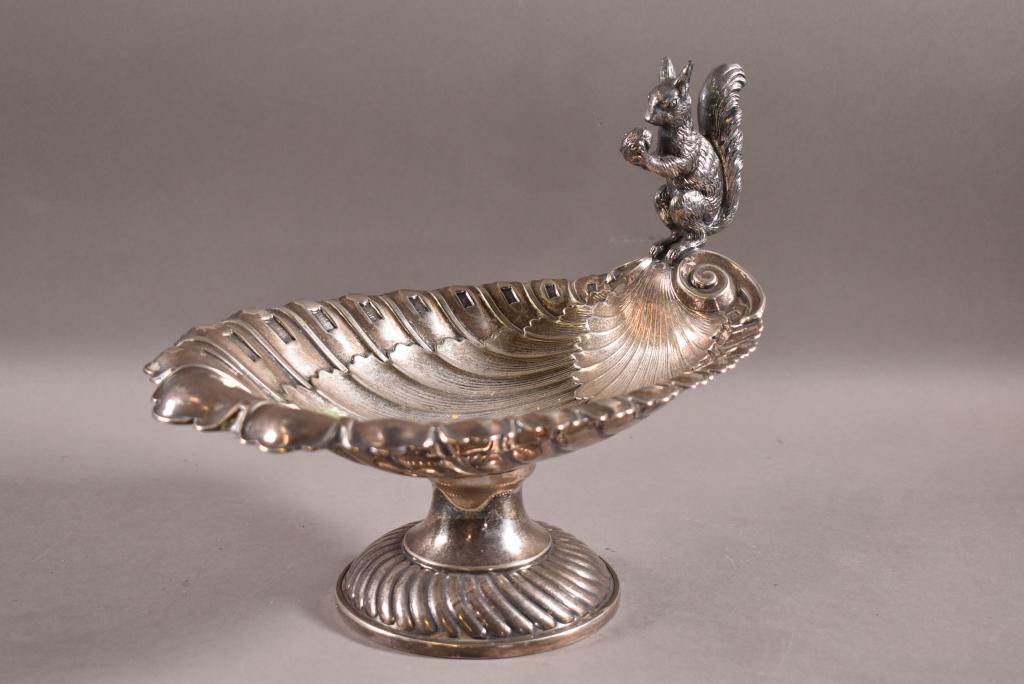 VICTORIAN SILVERPLATE SQUIRREL CENTER DISH (1 of 5)