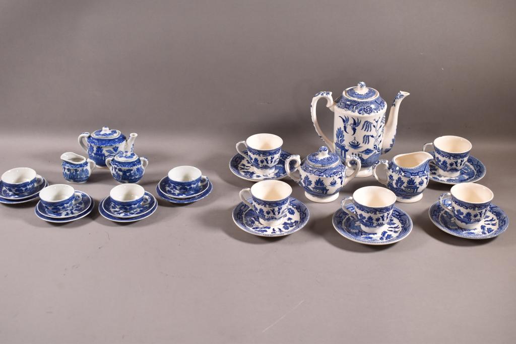 2 ANTIQUE BLUE WILLOW CHILD'S TEA SETS (1 of 5)