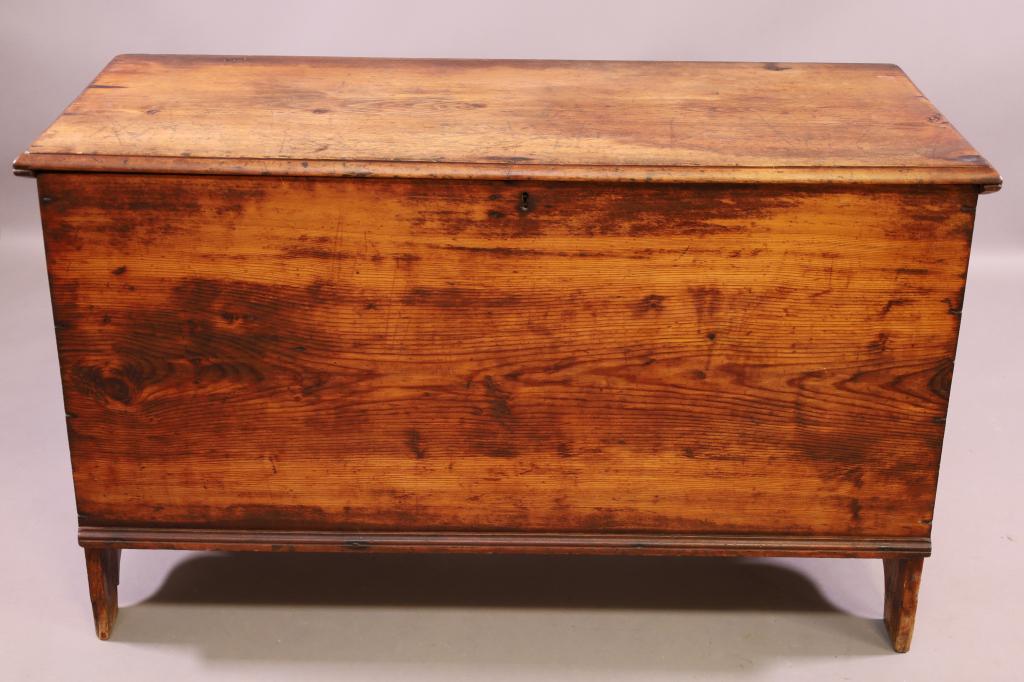 LARGE PRIMITIVE BLANKET CHEST (1 of 5)