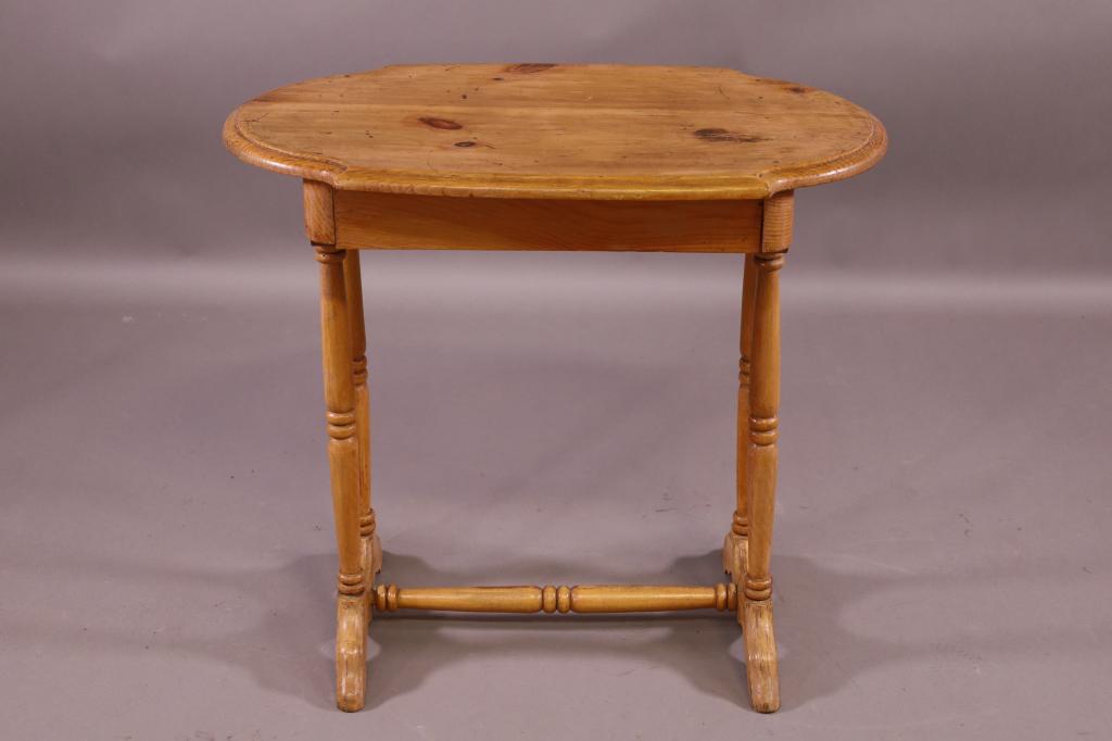 PRIMITIVE PINE SIDE TABLE (1 of 3)
