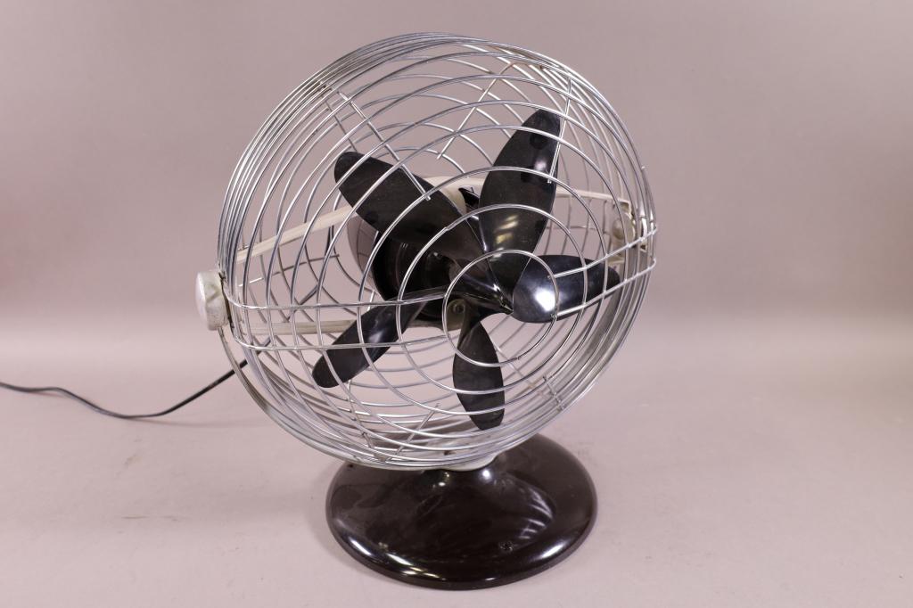 ROTO-BEAM DECO TABLE FAN (1 of 3)
