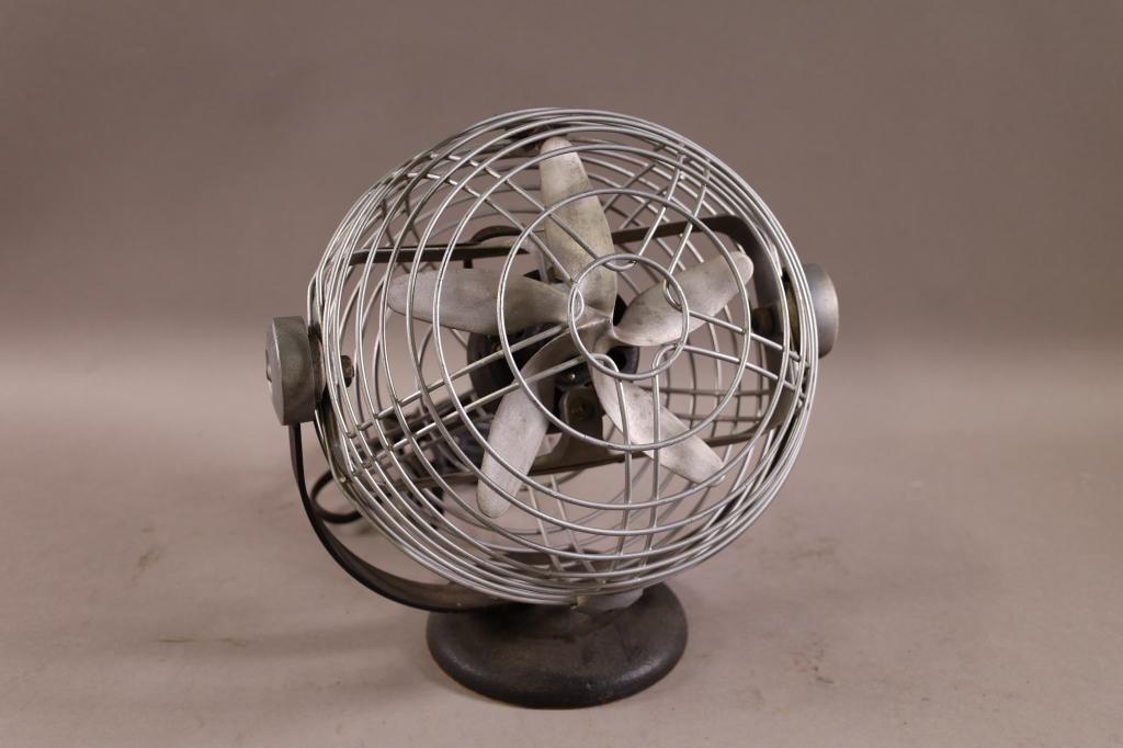ROTO-BEAM TABLE FAN (1 of 2)