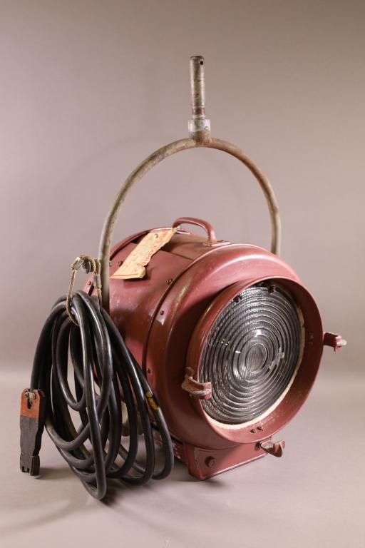 VINTAGE MORGAN STUDIO LIGHT (1 of 2)