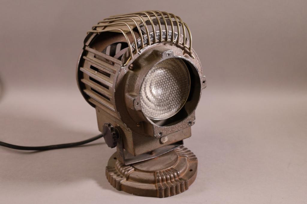 BANTAM SUPER SPOT LIGHT STUDIO LIGHT (1 of 3)